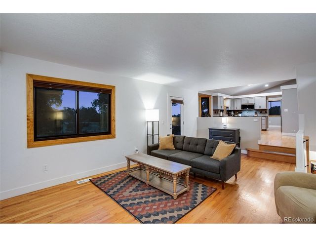 422 Hillsboro Ct N, Fort Collins, CO 80525