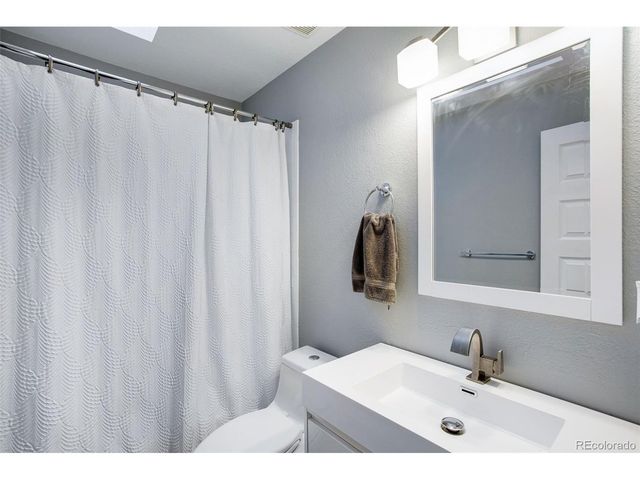 422 Hillsboro Ct N, Fort Collins, CO 80525