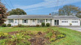 1533 East Main Road, Portsmouth, RI 02871