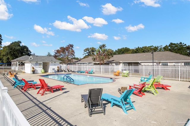 2545 Trailwood Dr, Cantonment, FL 32533