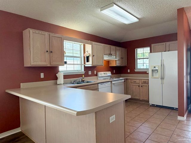 2545 Trailwood Dr, Cantonment, FL 32533