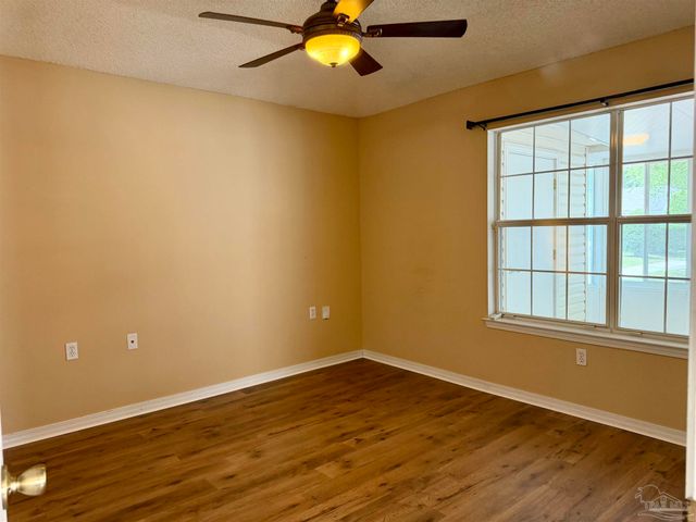 2545 Trailwood Dr, Cantonment, FL 32533