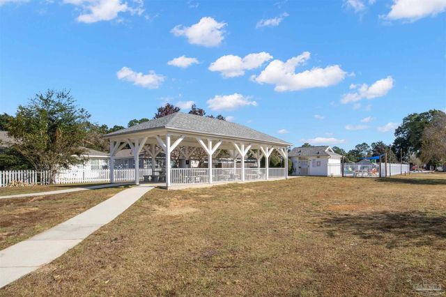 2545 Trailwood Dr, Cantonment, FL 32533
