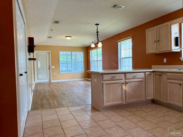2545 Trailwood Dr, Cantonment, FL 32533