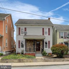 26 RIDGE AVE, Hanover, PA 17331