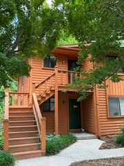 581 Courtwood Lane 6, Hendersonville, NC 28739