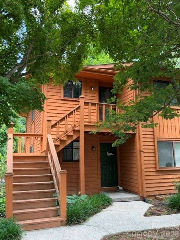 581 Courtwood Lane 6, Hendersonville, NC 28739