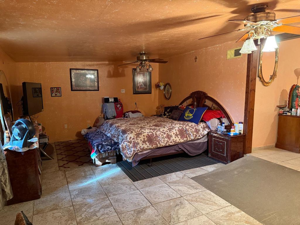 Image 14 of property listing at 8767 S Rodriguez Avenue, Parlier, CA 93648