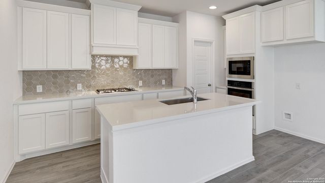 12643 Cotorra Springs, San Antonio, TX 78254