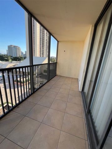 20301 W Country Club Drive 625, Aventura, FL 33180