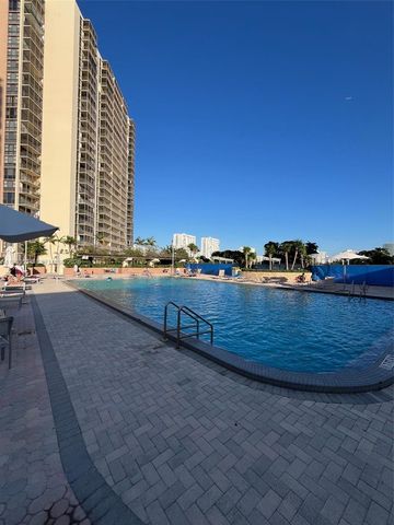 20301 W Country Club Drive 625, Aventura, FL 33180