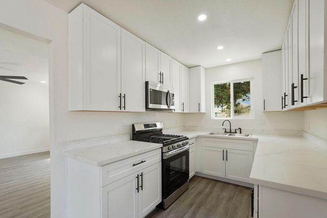 3205 E Marsh St, Stockton, CA 95205
