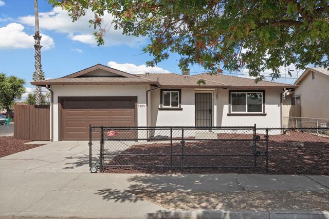 3205 E Marsh St, Stockton, CA 95205