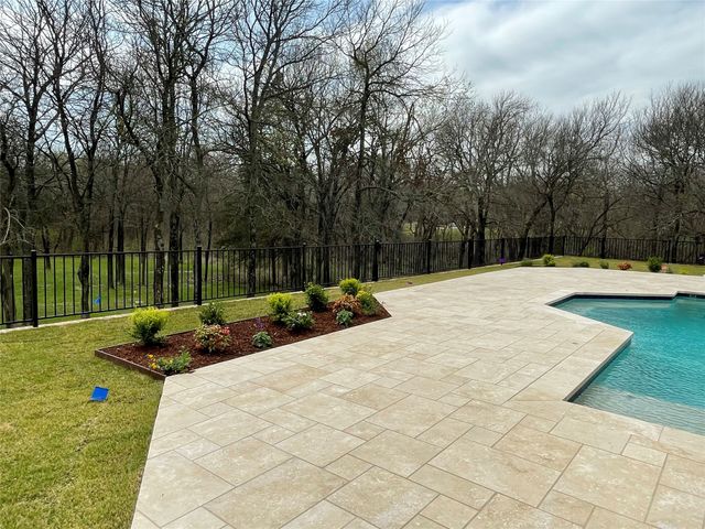 90 Woodland Hills Drive, Sherman, TX 75092