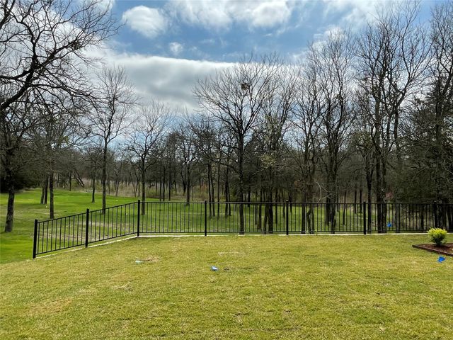 90 Woodland Hills Drive, Sherman, TX 75092