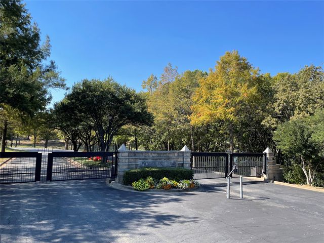 90 Woodland Hills Drive, Sherman, TX 75092