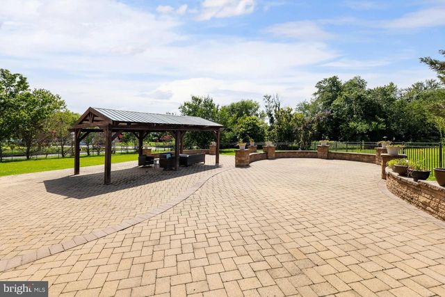10 TARA DR, Sewell, NJ 08080