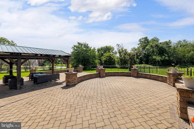 10 TARA DR, Sewell, NJ 08080