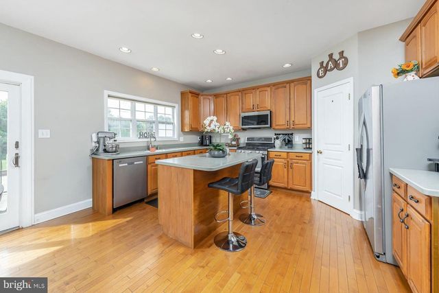 10 TARA DR, Sewell, NJ 08080