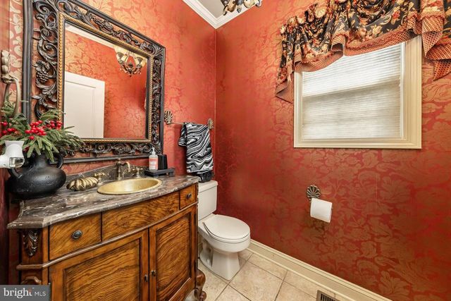 10 TARA DR, Sewell, NJ 08080