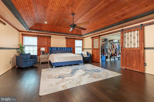 10 TARA DR, Sewell, NJ 08080