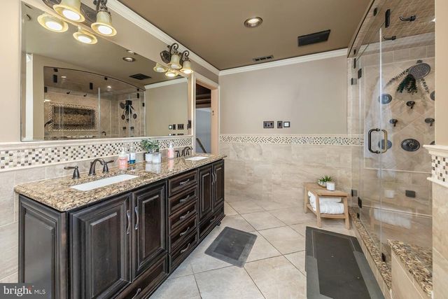 10 TARA DR, Sewell, NJ 08080