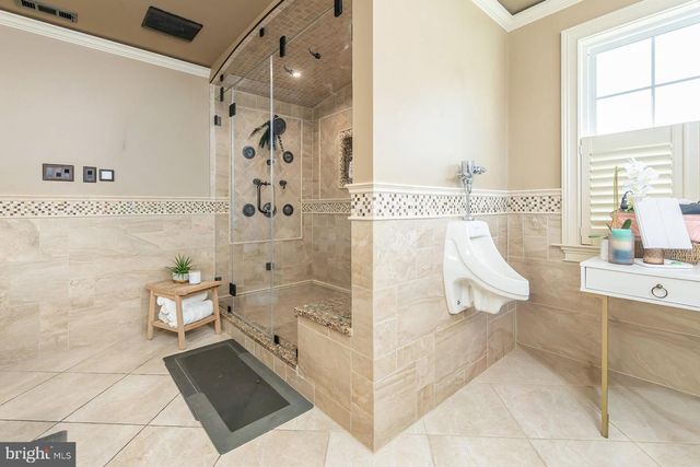 10 TARA DR, Sewell, NJ 08080