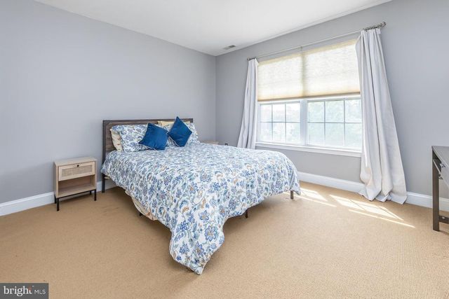 10 TARA DR, Sewell, NJ 08080