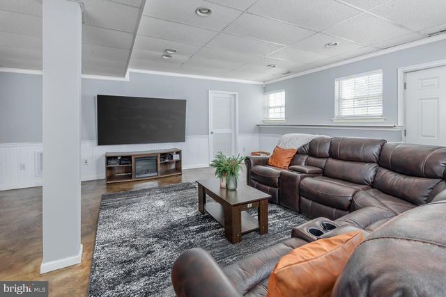10 TARA DR, Sewell, NJ 08080