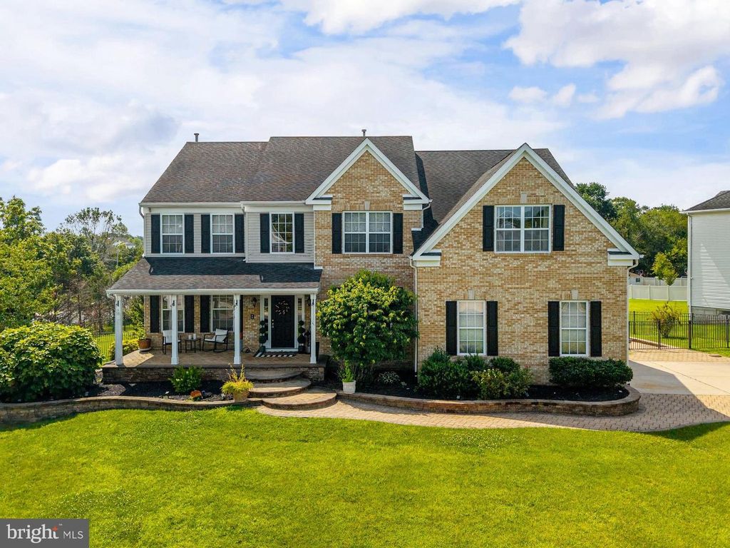 10 TARA DR, Sewell, NJ 08080