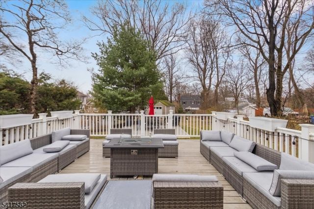 12 Dayton Crescent, Bernardsville Boro, NJ 07924