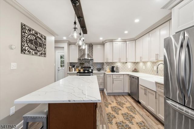 12 Dayton Crescent, Bernardsville Boro, NJ 07924