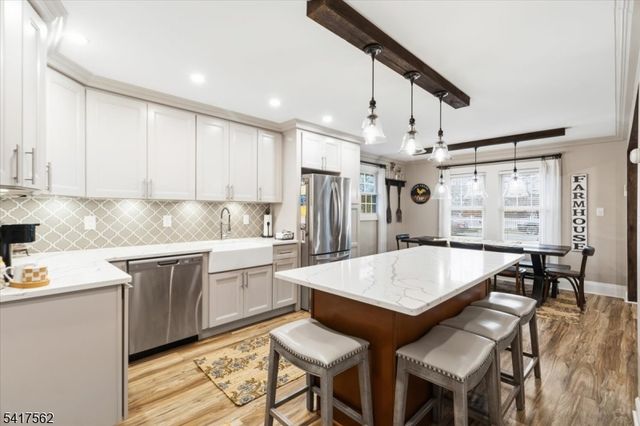 12 Dayton Crescent, Bernardsville Boro, NJ 07924