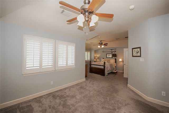 2402 Clippers Square, Nassau Bay, TX 77058