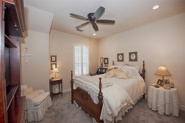 2402 Clippers Square, Nassau Bay, TX 77058