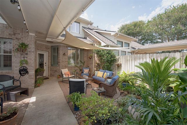 2402 Clippers Square, Nassau Bay, TX 77058