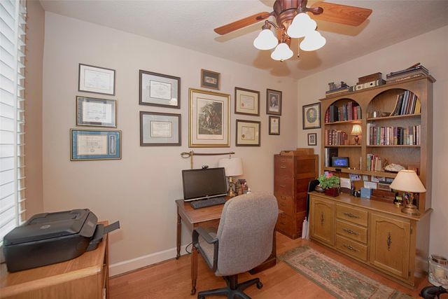 2402 Clippers Square, Nassau Bay, TX 77058