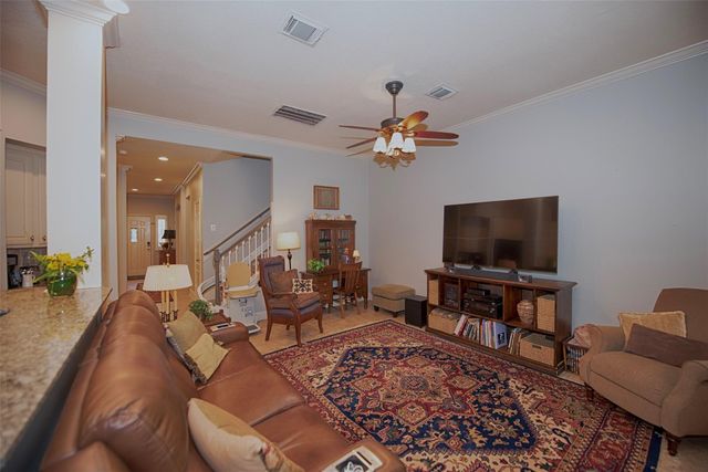 2402 Clippers Square, Nassau Bay, TX 77058