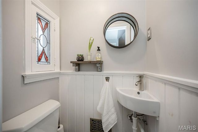 815 Brookside Drive, Glendale, MO 63122