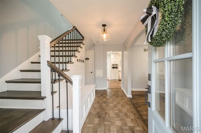 815 Brookside Drive, Glendale, MO 63122