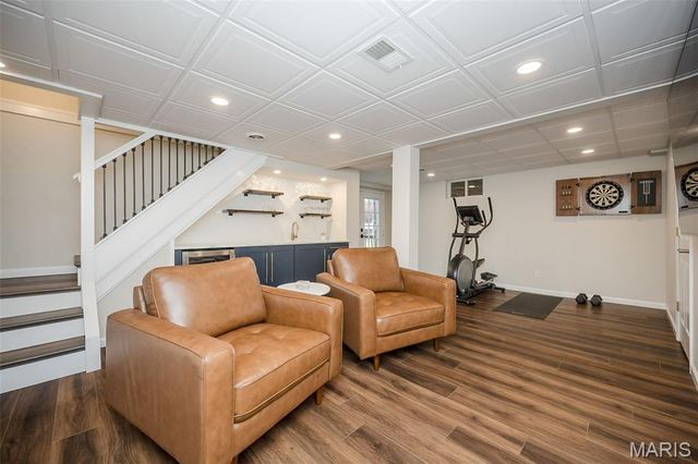 815 Brookside Drive, Glendale, MO 63122