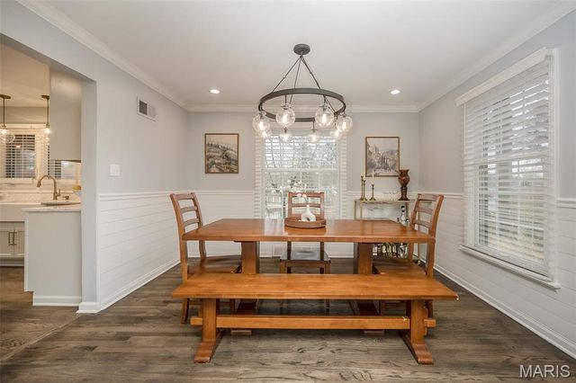 815 Brookside Drive, Glendale, MO 63122