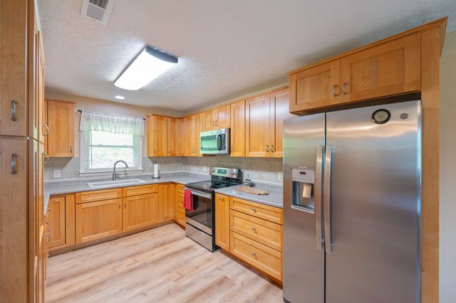112 Sam Horner Ln, Decaturville, TN 38329