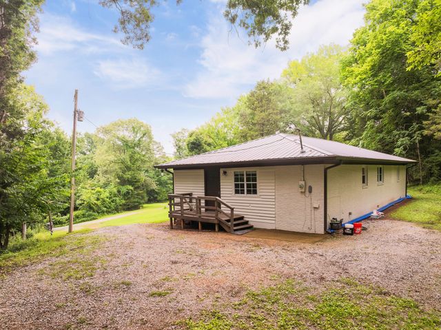 112 Sam Horner Ln, Decaturville, TN 38329