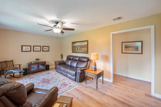 112 Sam Horner Ln, Decaturville, TN 38329