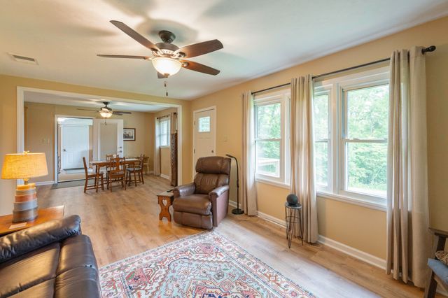 112 Sam Horner Ln, Decaturville, TN 38329