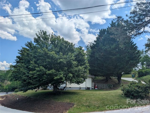 133 Highland Street, Weaverville, NC 28787