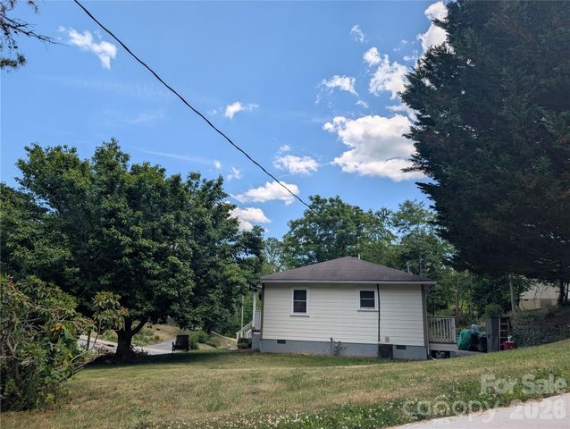133 Highland Street, Weaverville, NC 28787