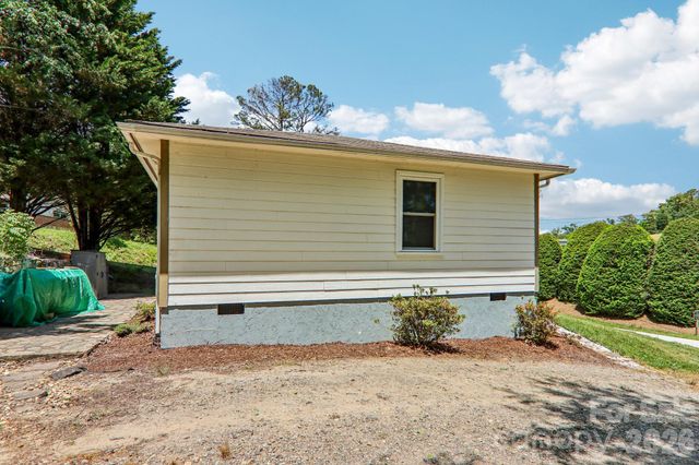 133 Highland Street, Weaverville, NC 28787