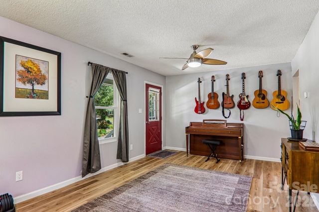 133 Highland Street, Weaverville, NC 28787